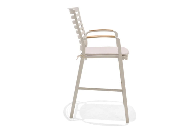 Portals Light low bar chair