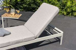 Portals Light sun lounger